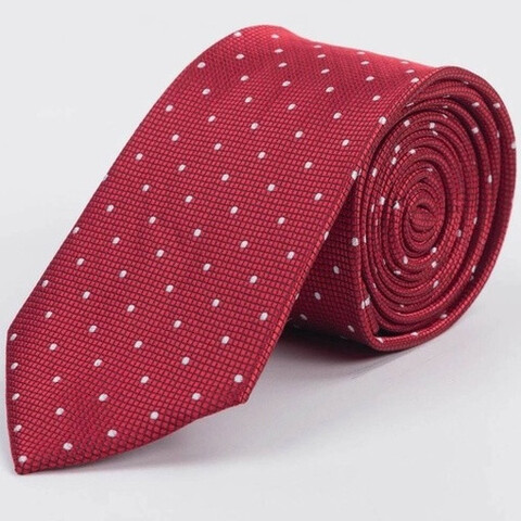 Прокат галстука красного цвета с фактурой и белым узором для мужского костюма