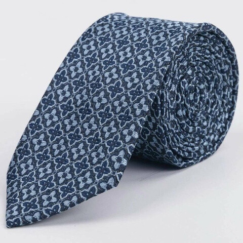 Галстук напрокат голубого цвета с фактурным чередующемся узором для мужских костюмов