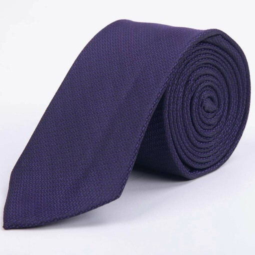 Арендовать темно-фиолетовый текстурированный галстук для мужского костюма
