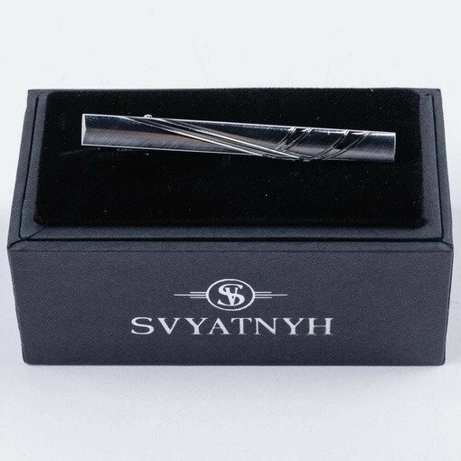 Аренда зажима с элементами гравировки для мужских костюмов