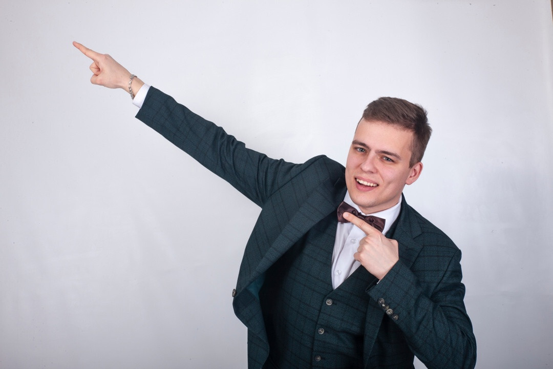 Мужской клетчатый костюм зелёного цвета в аренду