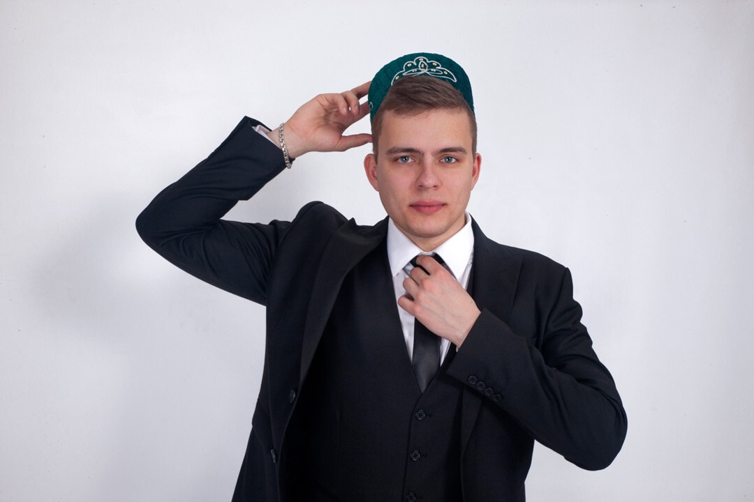 Прокат мужского костюма черного цвета. Классический черный костюм